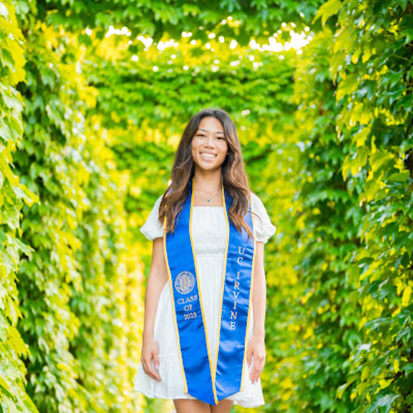 Meet your Posher, Alyssa - Picture 1 of 1